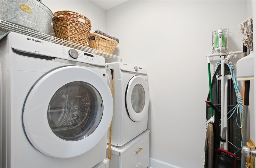 AVG POWER BILL OF $150/month on a 3300+ sqft house?! Take a - photo 27