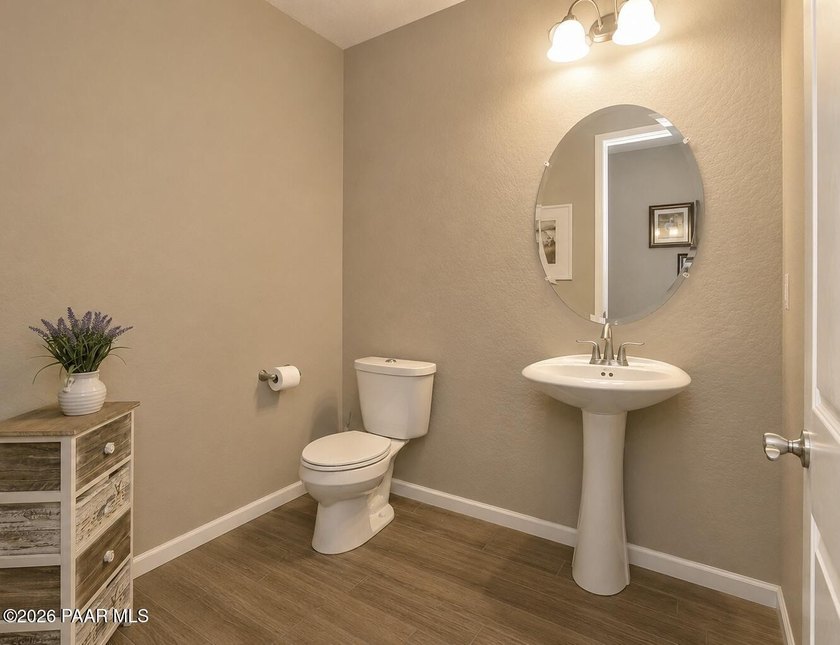 This freshly painted, immaculate home has been so well cared for - photo 30