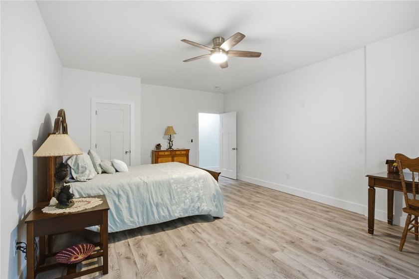 AVG POWER BILL OF $150/month on a 3300+ sqft house?! Take a - photo 34