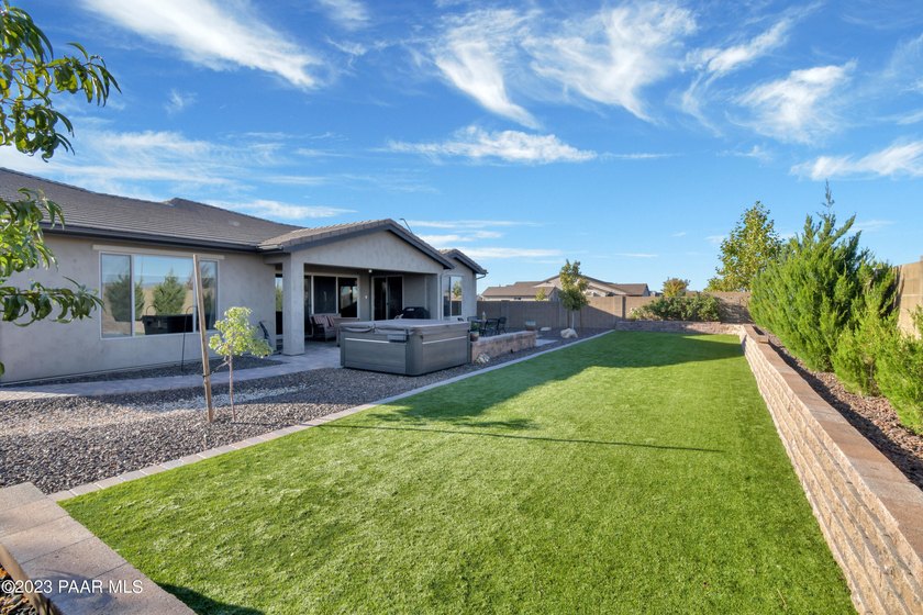 This freshly painted, immaculate home has been so well cared for - photo 36