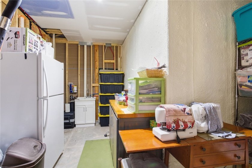 AVG POWER BILL OF $150/month on a 3300+ sqft house?! Take a - photo 37