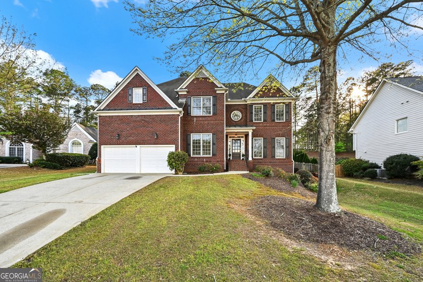 Discover the perfect blend of comfort, style, and location in - photo 2
