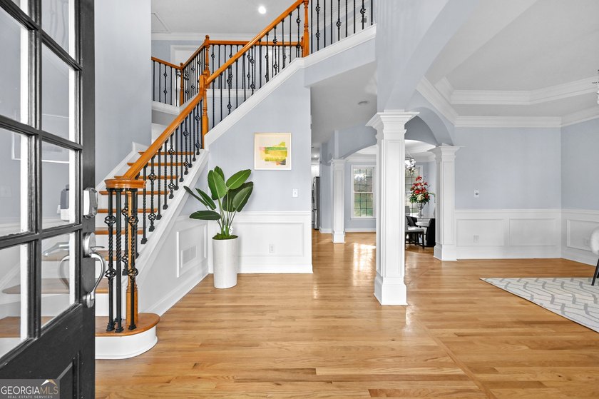 Discover the perfect blend of comfort, style, and location in - photo 7