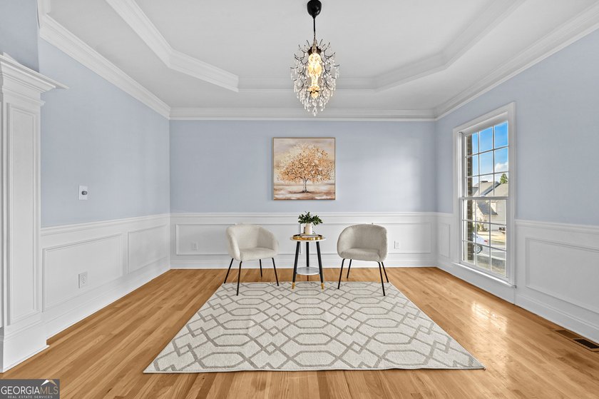 Discover the perfect blend of comfort, style, and location in - photo 9