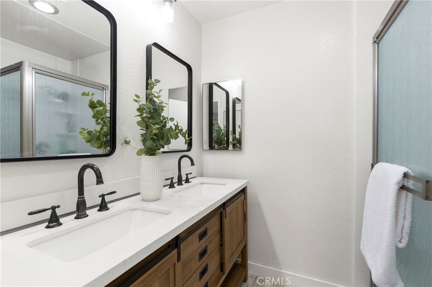 Welcome to Orange Tree Terrace, one of Irvine's most - photo 17