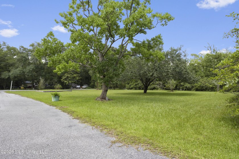Great Brick Home with an Additional Lot! Enjoy extra space and - photo 30