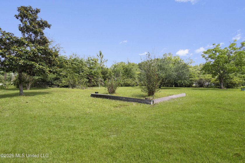 Great Brick Home with an Additional Lot! Enjoy extra space and - photo 34
