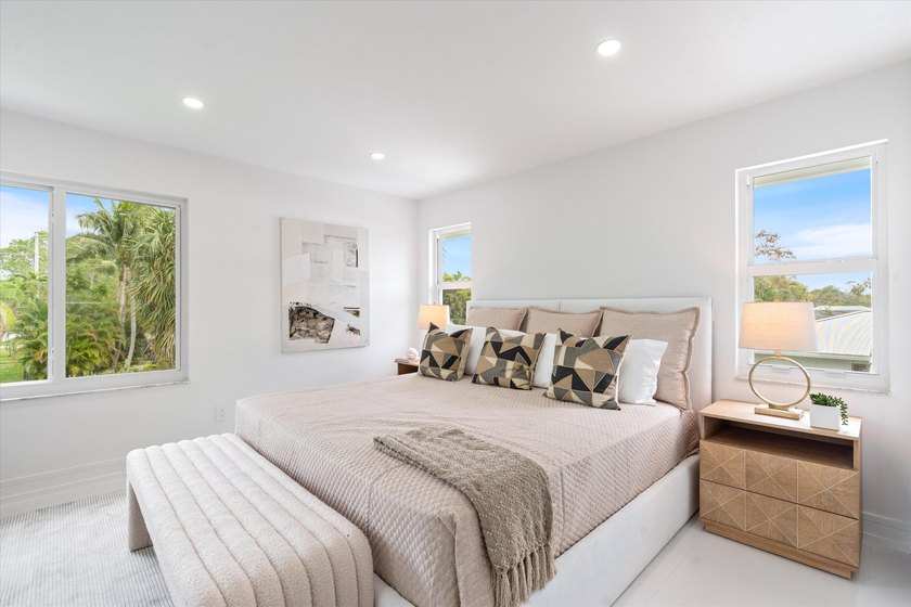 Lovingly referred to as the *artists home*, this 4 bedroom 3 - photo 17