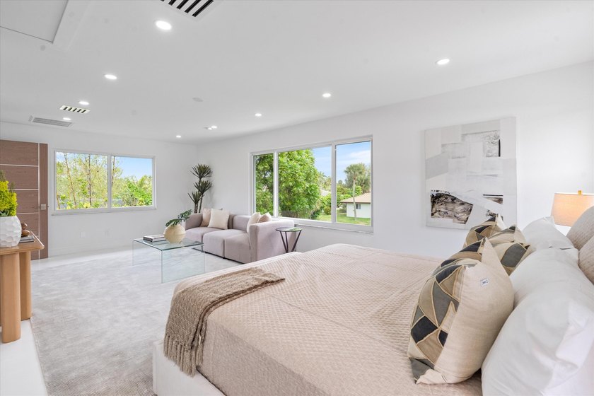 Lovingly referred to as the *artists home*, this 4 bedroom 3 - photo 18