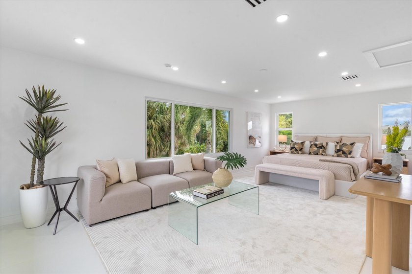 Lovingly referred to as the *artists home*, this 4 bedroom 3 - photo 22
