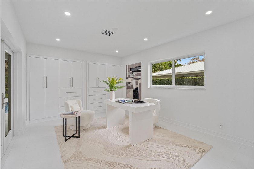 Lovingly referred to as the *artists home*, this 4 bedroom 3 - photo 29