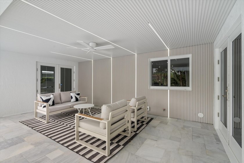Lovingly referred to as the *artists home*, this 4 bedroom 3 - photo 43