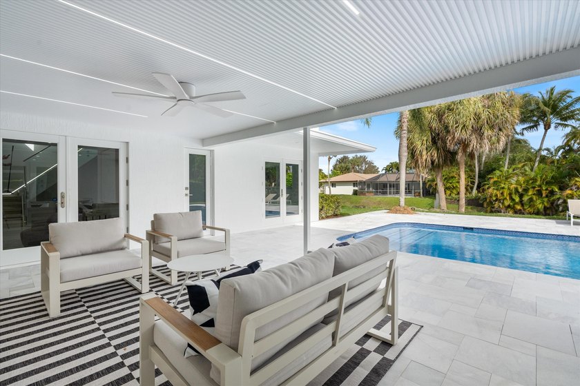Lovingly referred to as the *artists home*, this 4 bedroom 3 - photo 45