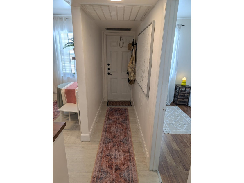 Unique, incomparable 1-bed, 1.5-bath corner unit with flexible - photo 15