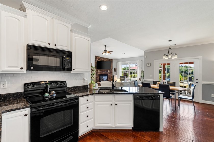 Welcome to Lexington Pointe, where everyday living feels like a - photo 15