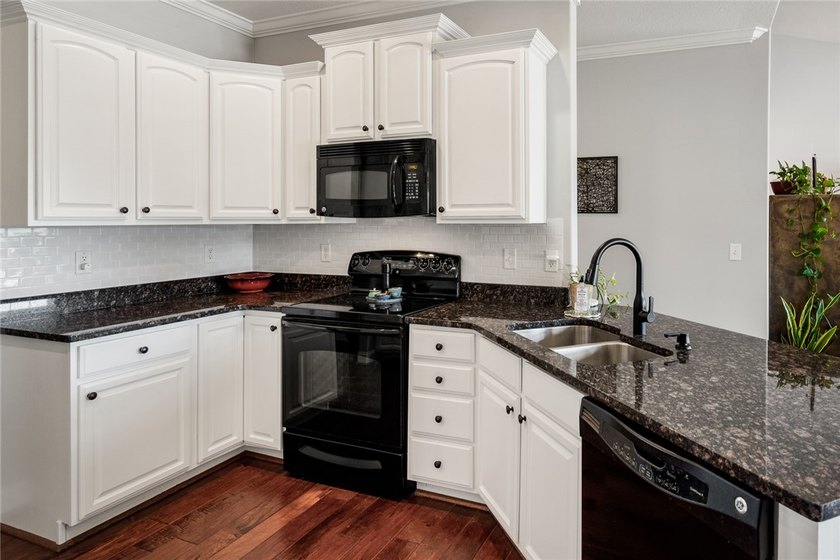Welcome to Lexington Pointe, where everyday living feels like a - photo 16
