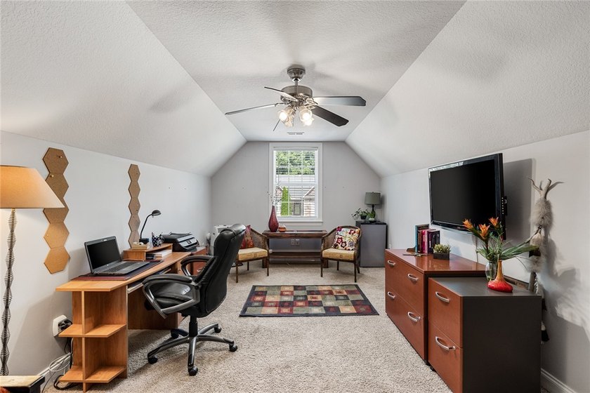Welcome to Lexington Pointe, where everyday living feels like a - photo 27