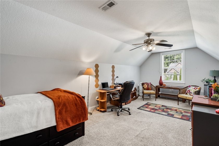Welcome to Lexington Pointe, where everyday living feels like a - photo 28