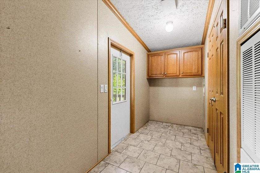 Welcome home to this beautifully maintained, handicap-accessible - photo 30