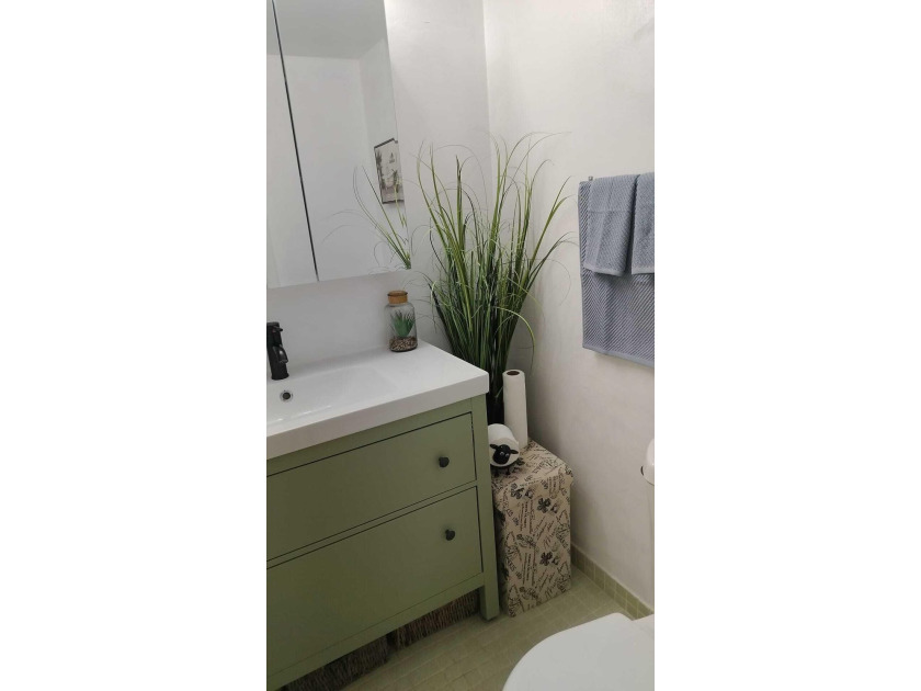 Unique, incomparable 1-bed, 1.5-bath corner unit with flexible - photo 30