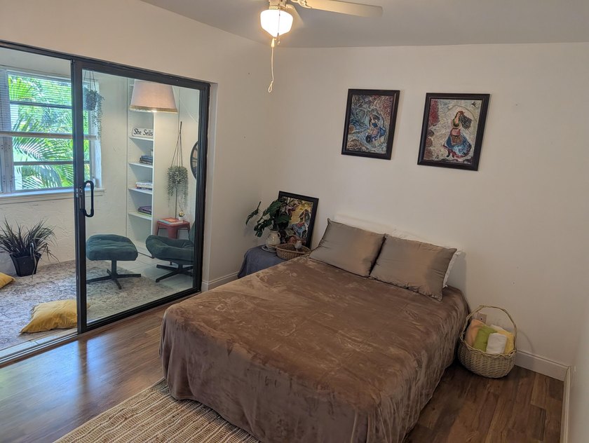 Unique, incomparable 1-bed, 1.5-bath corner unit with flexible - photo 39