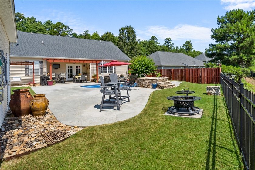 Welcome to Lexington Pointe, where everyday living feels like a - photo 39