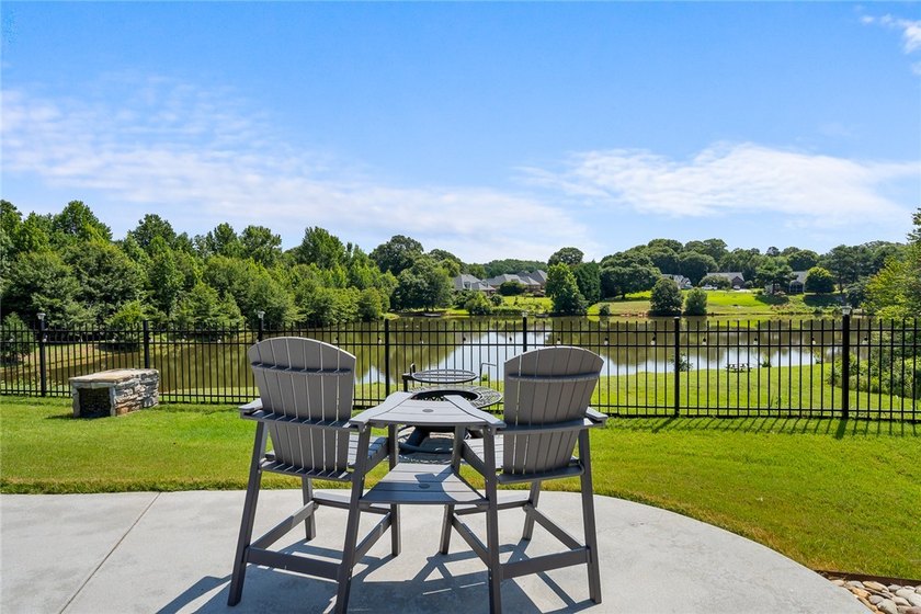 Welcome to Lexington Pointe, where everyday living feels like a - photo 42