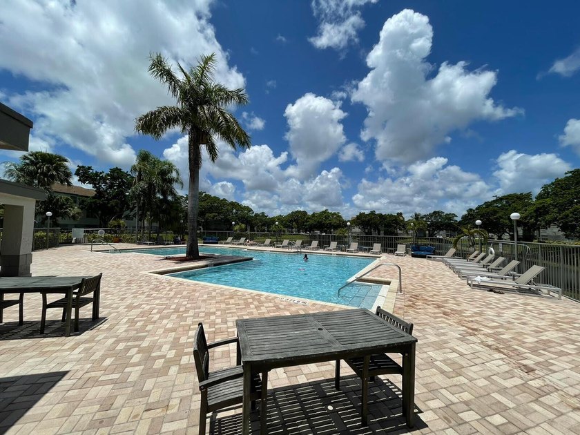 Welcome to paradise in West Palm Beach! This charming 1 bed, 1 - photo 13