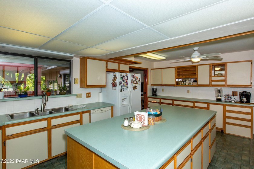 Granite Mountain views minutes from downtown Prescott! - photo 14