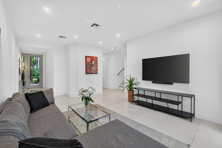 Unrivaled Space. Unmatched Location. Welcome to 4130 at Moderne - photo 9