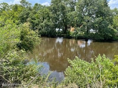 Discover the ultimate waterfront property that offers an - photo 14