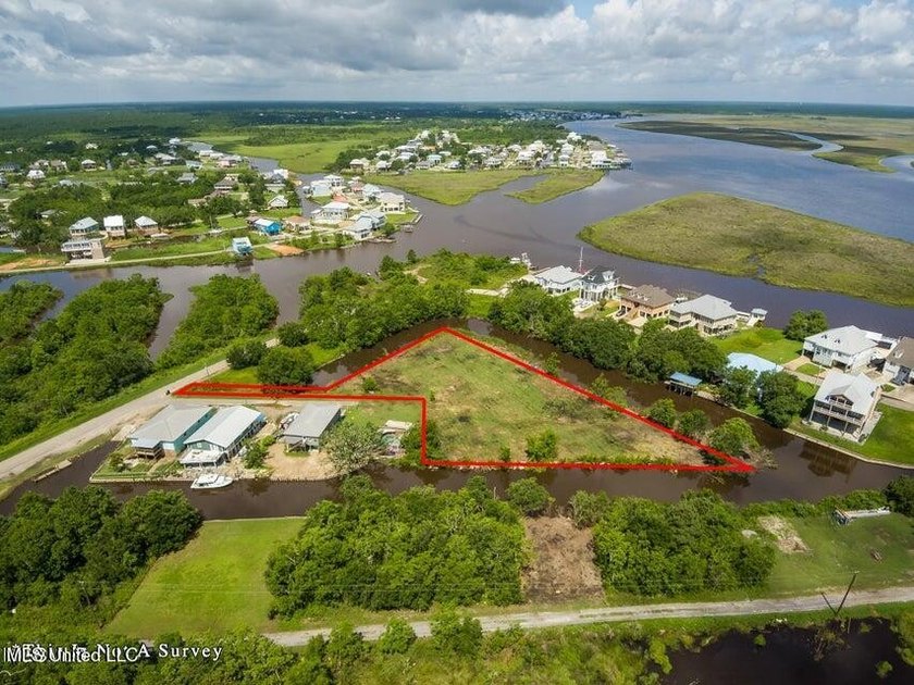 Discover the ultimate waterfront property that offers an - photo 15
