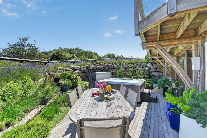 An iconic retreat in Chilmark, this totally renovated beach - photo 25