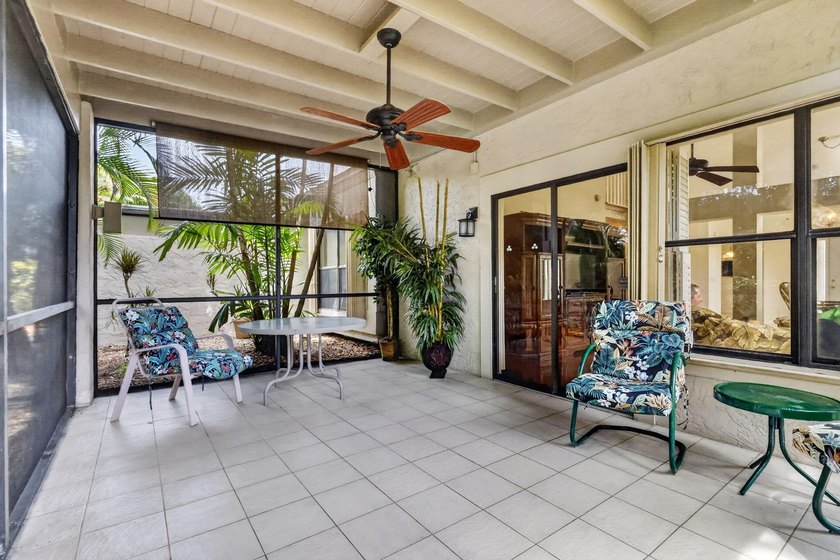 Welcome to this charming 3-bedroom, 2.5-bathroom townhouse - photo 42