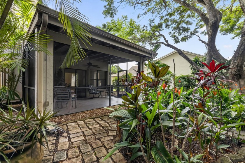 Welcome to this charming 3-bedroom, 2.5-bathroom townhouse - photo 44