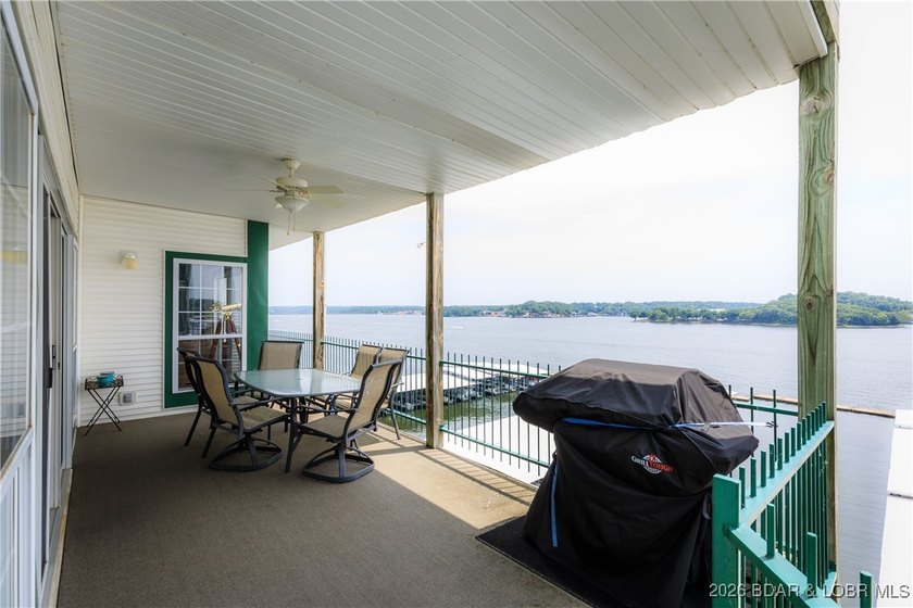 Unicorn Alert! Garage now Included~! View! 2 boat slips. This - photo 28