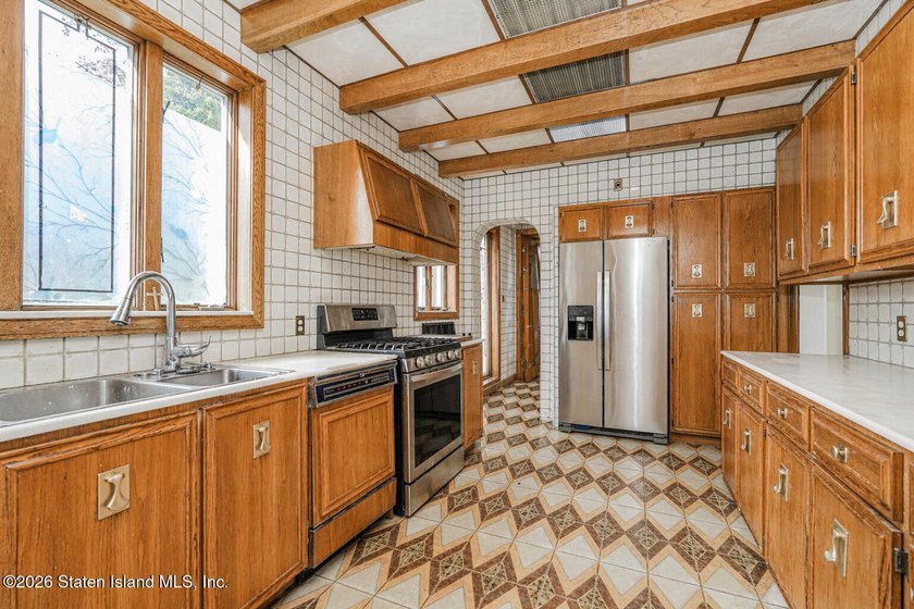 Come and see this magnificent one family detached home in the - photo 13