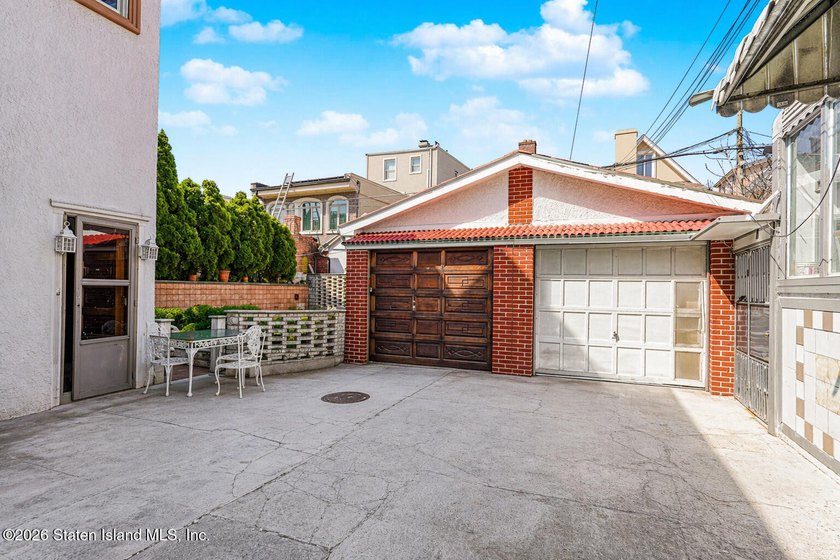 Come and see this magnificent one family detached home in the - photo 39