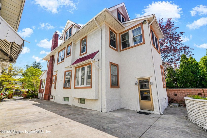 Come and see this magnificent one family detached home in the - photo 40