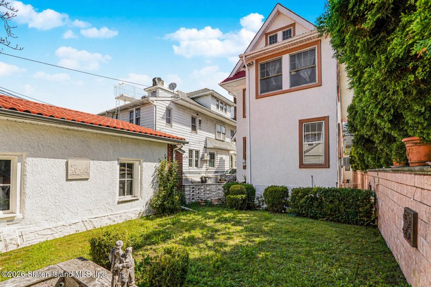 Come and see this magnificent one family detached home in the - photo 41