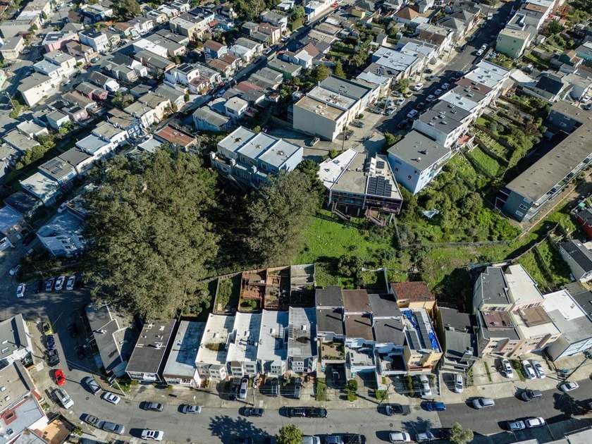 Vacant lot opportunity in a prime San Francisco location. Build - photo 2