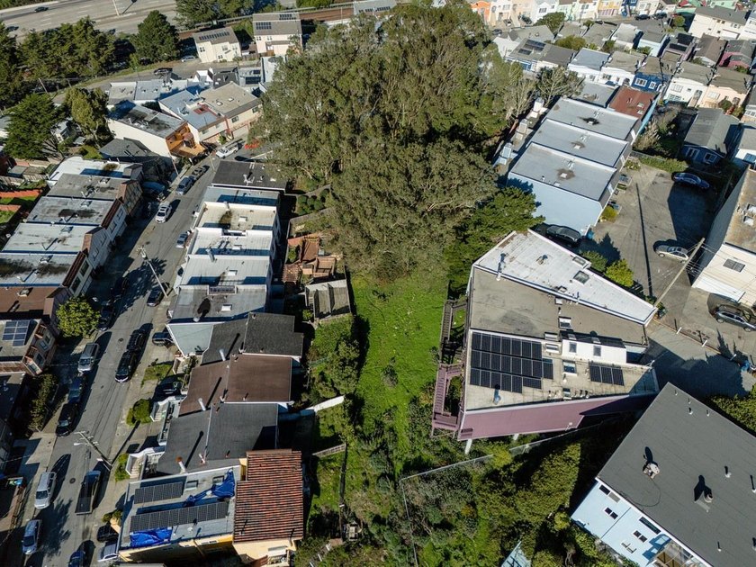 Vacant lot opportunity in a prime San Francisco location. Build - photo 7
