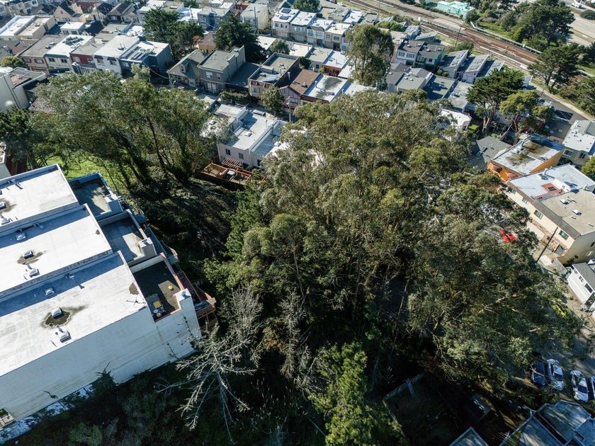Vacant lot opportunity in a prime San Francisco location. Build - photo 10