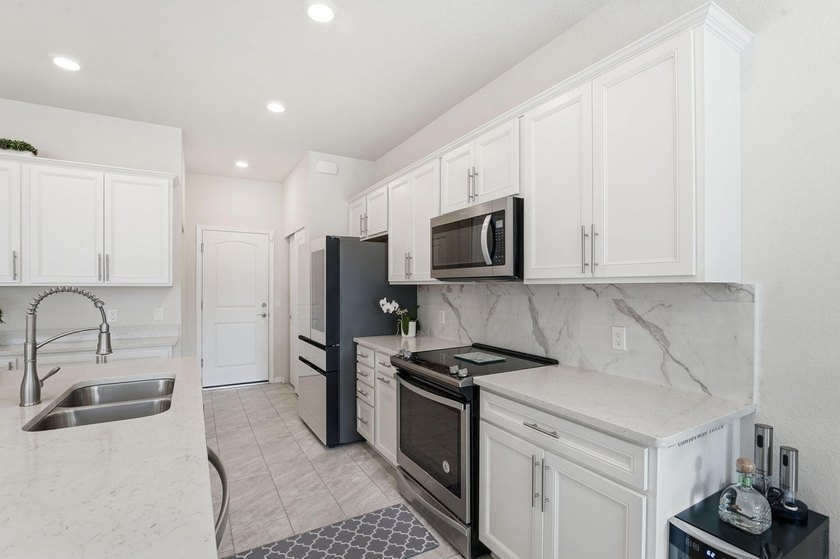 Welcome to 4802 Blistering Way, a beautifully maintained - photo 6