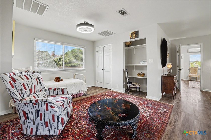 WELCOME TO A MOVE-IN-READY MASTERPIECE IN THE HEART OF THE TEXAS - photo 19