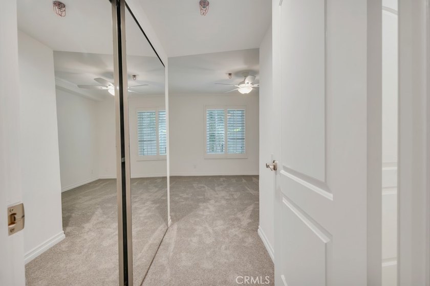 Welcome to this beautifully maintained first-floor condominium - photo 31