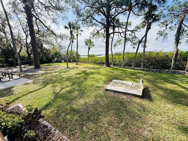 Live the Florida lifestyle in this beautifully updated 2 bedroom - photo 32