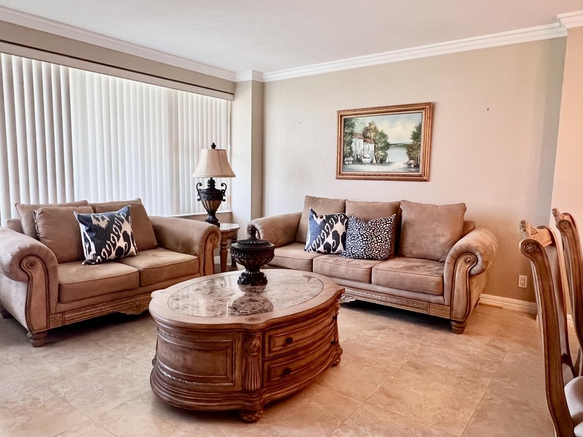 SUNNY &amp; SPACIOUS 1BD/1BA TURNKEY UNIT ACROSS FROM THE SANDY - photo 5