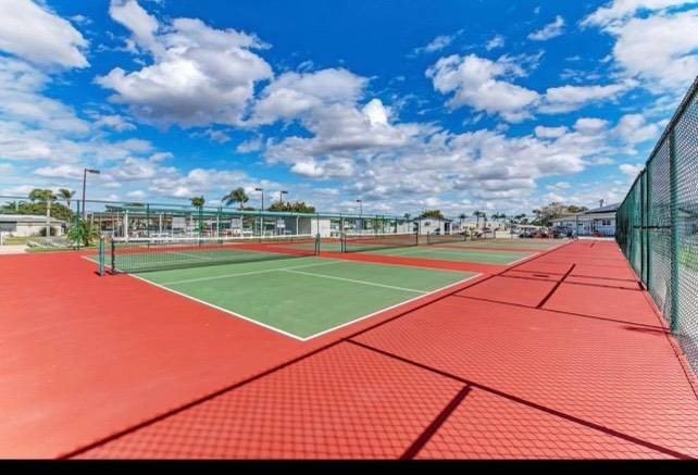 Live the Florida lifestyle in this beautifully updated 2 bedroom - photo 38