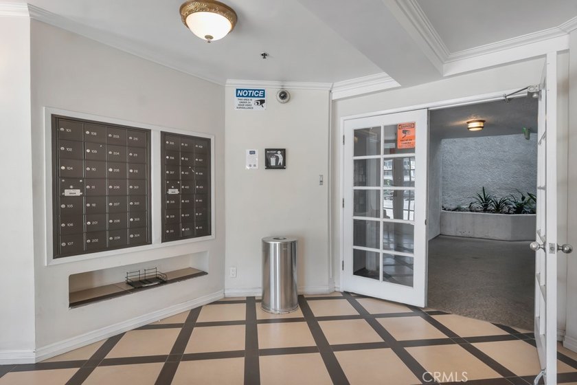 Welcome to this beautifully maintained first-floor condominium - photo 45